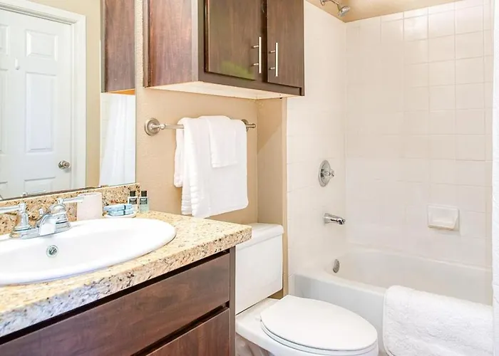 Landing Modern With Amazing Amenities Apartment